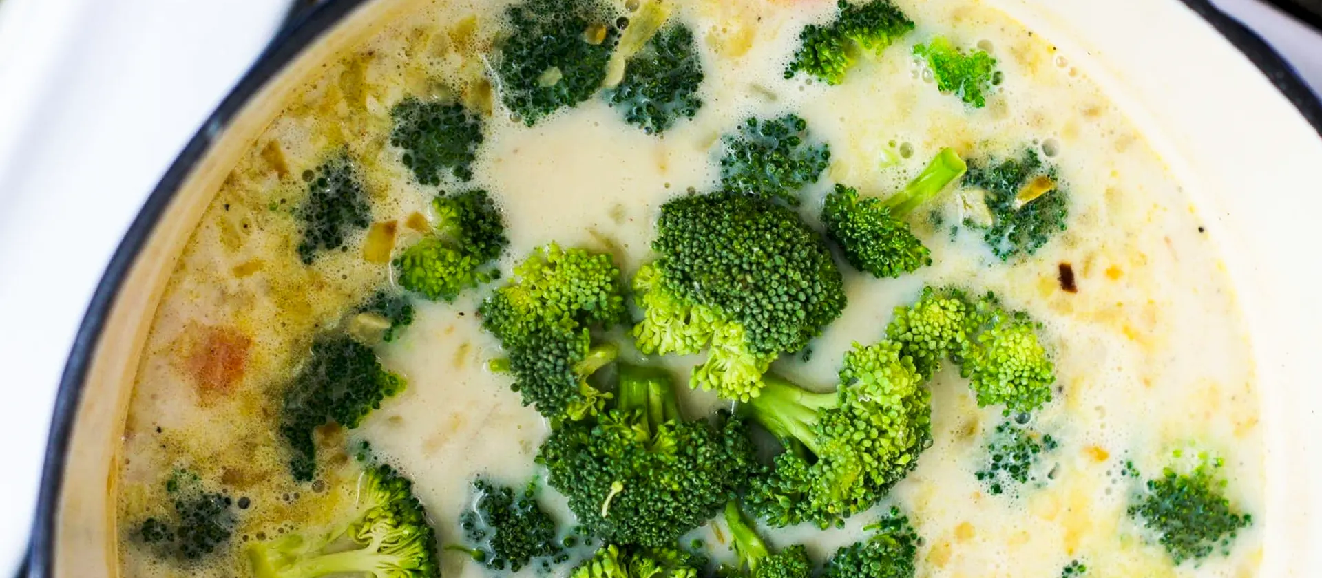 Semana Santa: Sopa de brócoli y queso panela ¡fácil y económica para consentir a los tuyos!
!